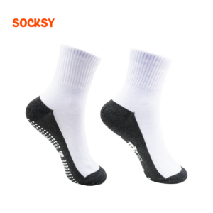 ถุงเท้านักเรียนกันลื่น BN140